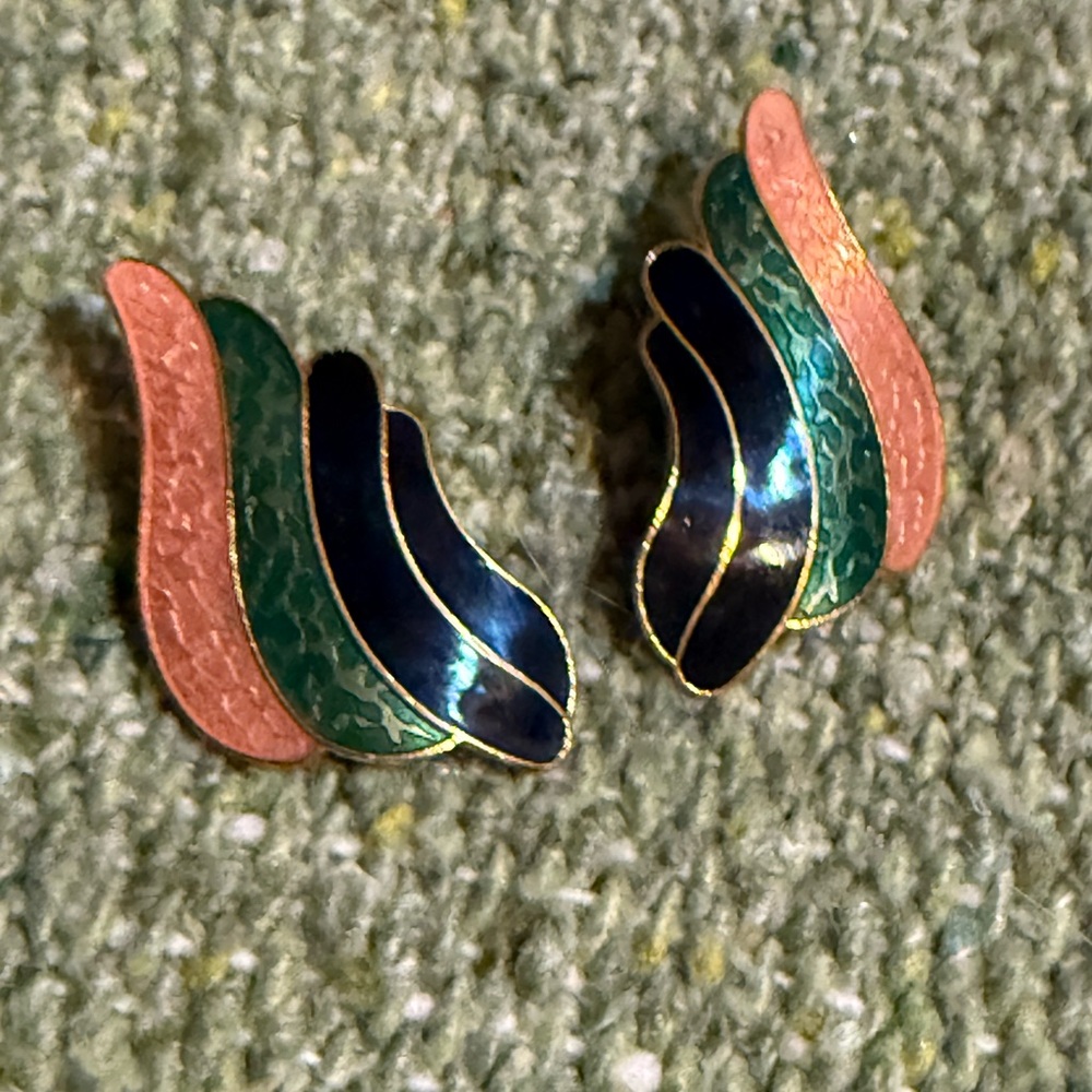 🌸 4 for $10 Vintage Gold Tone Multicolor Enamel Wave Earrings